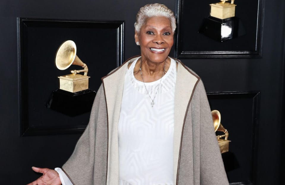 Starke Schmerzen: Dionne Warwick kann weder 'stehen noch gehen'
