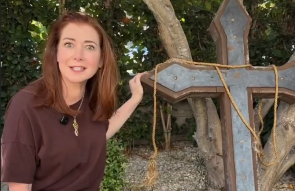 Alyson Hannigan schmückt Haus zu Halloween mit Original-Requisiten aus 'Buffy'