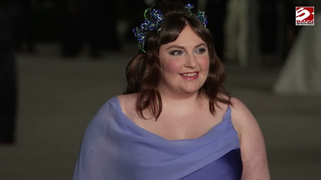 Lena Dunham welcomes daughter via surrogate