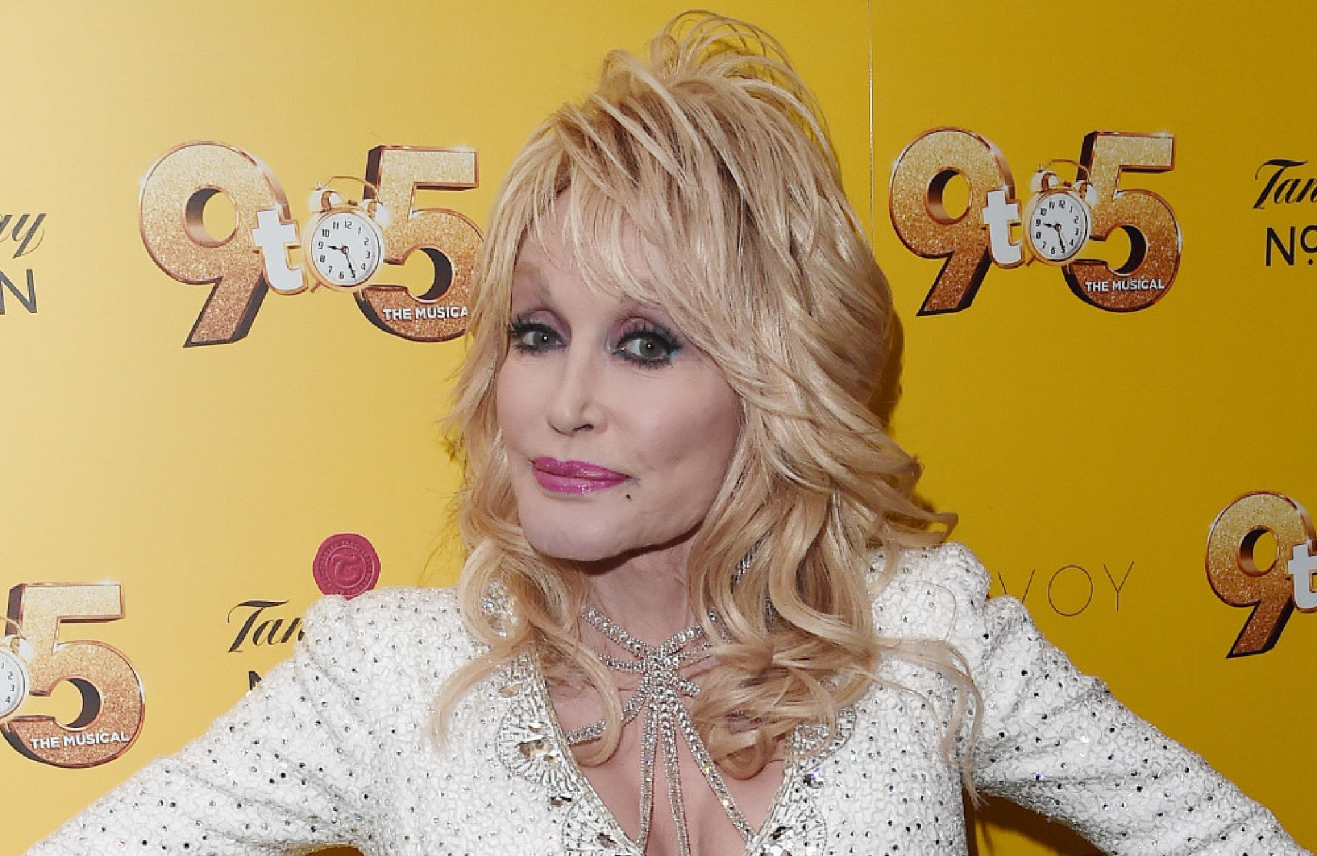 Dolly Parton's sister speaks out to deny rumors of a family feud over Dolly Parton's estate