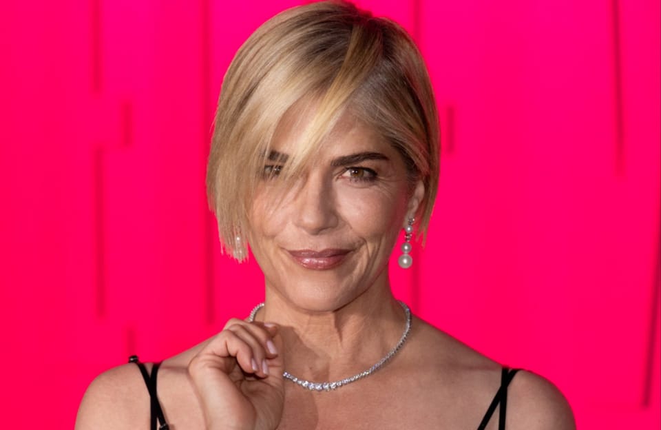 Selma Blair's on-off boyfriend makes 'pray for Selma' plea after flight chaos