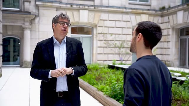 „Das war ein Fehler“ Michael Kellner (Grüne) übder Tankrabatt, Energiepolitik und Katherina Reiche
