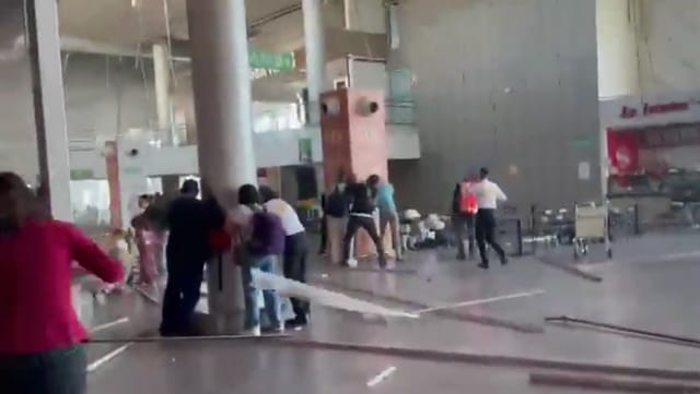 Mann filmt einstürzenden Flughafen und geht viral