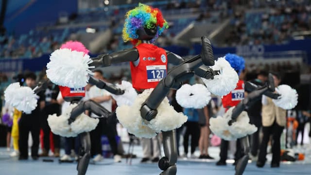 Von Fußball bis Cheerleading: Roboter treten bei WM gegeneinander an