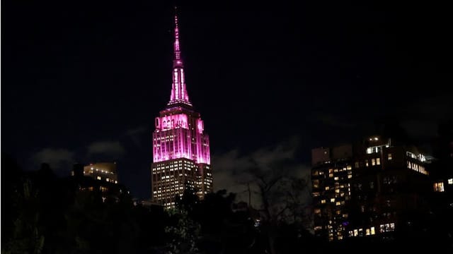 Das Empire State Building leuchtet für Dolly Parton