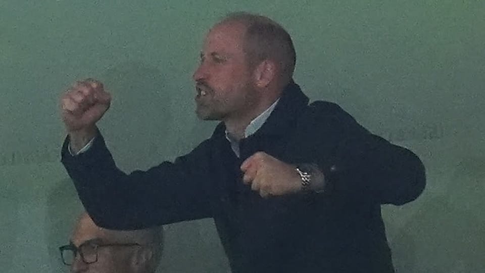 Prinz William feiert Sieg seines Lieblingsvereins im Stadion