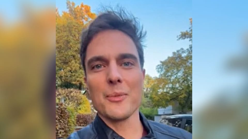 Zu alt für Selfies? Constantin Schreiber wehrt sich gegen Age-Shaming