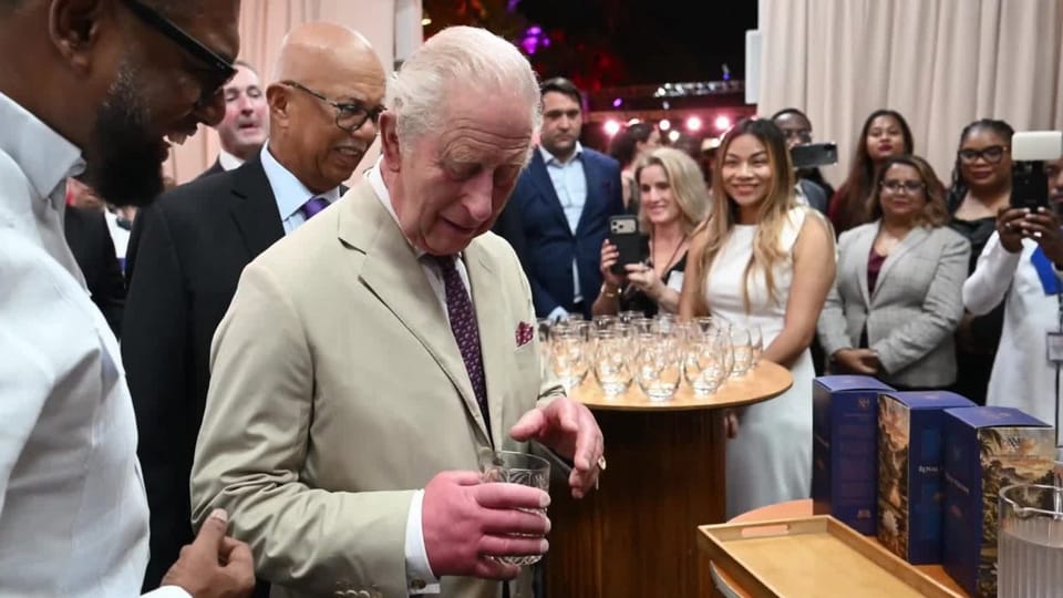 Empfang mit Rumverkostung: Charles setzt seine Reise in Guyana fort