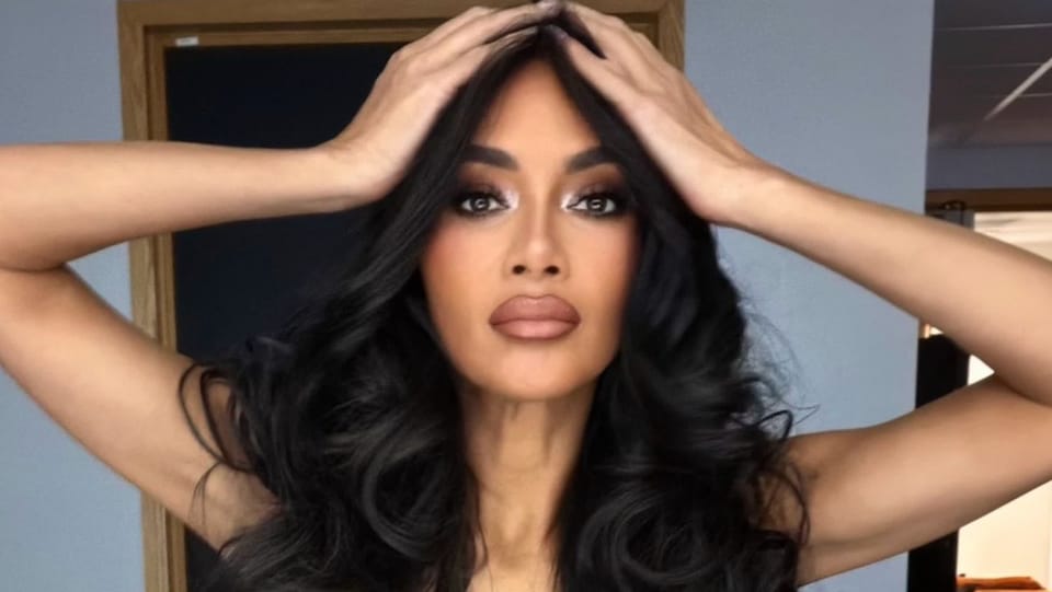 Nicole Scherzinger zeigt ihre Verbrennungen am Bein