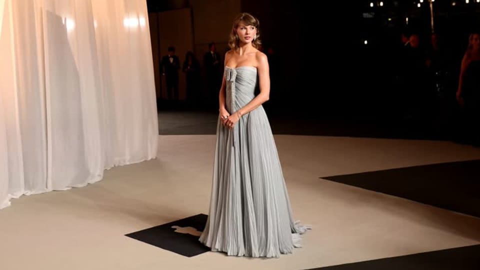 Taylor Swift feiert Gala-Debüt im märchenhaften Prinzessinnen-Look